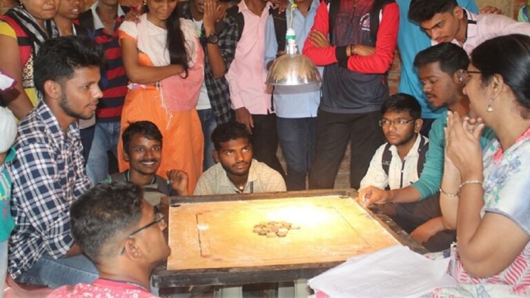 Indoor Games Carrom